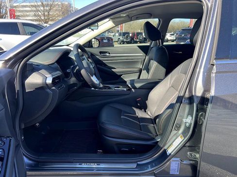 New 2025 Nissan Altima 2.5 SR image 11