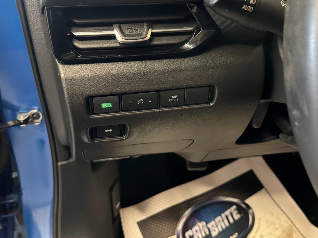 Used 2024 Nissan Sentra SR FWD image 18