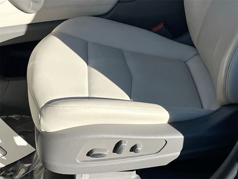 Used 2020 Cadillac XT5 Premium Luxury w/ LPO, Floor Liner Package image 20