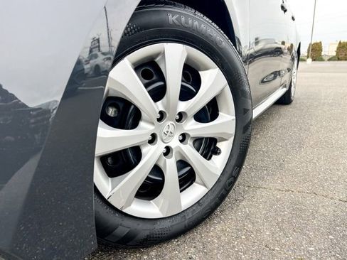 Used 2024 Toyota Corolla LE image 2