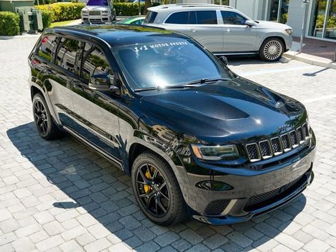Used 2018 Jeep Grand Cherokee Trackhawk AWD/4WD image 39