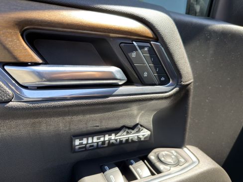 Used 2024 Chevrolet Silverado 1500 High Country w/ High Country Premium Package AWD/4WD image 30