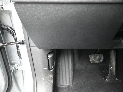 New 2025 Volvo EX30 Ultra w/ Climate Package image 16