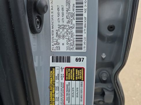 Used 2019 Toyota Tacoma TRD Sport AWD/4WD image 22