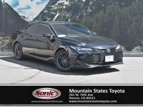 Used 2019 Toyota Avalon XSE FWD image 1