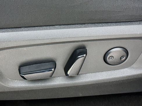 Used 2025 Nissan Pathfinder SV AWD/4WD image 21