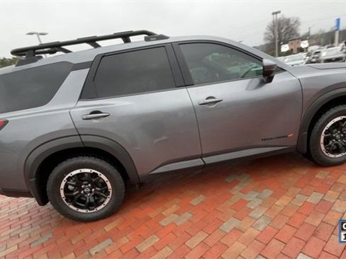 Used 2024 Nissan Pathfinder Rock Creek image 2