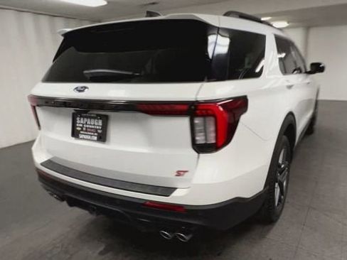 Used 2025 Ford Explorer ST AWD/4WD image 8