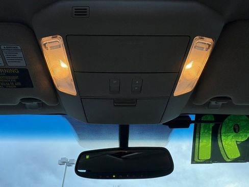 Used 2011 Toyota Tundra 4x4 CrewMax image 27