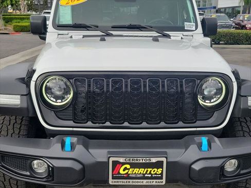 Certified 2024 Jeep Wrangler Unlimited AWD/4WD image 25