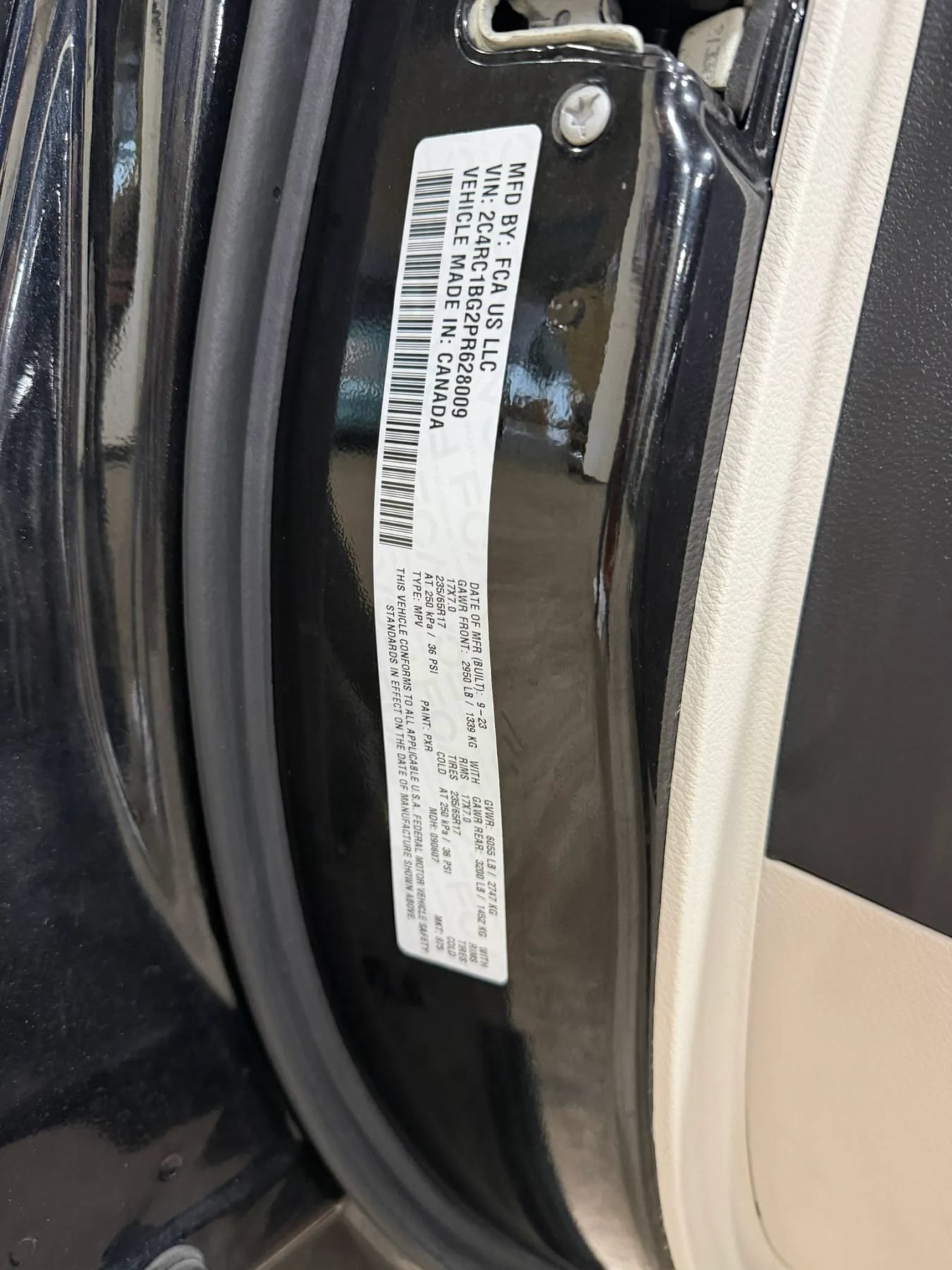 Used 2023 Chrysler Pacifica Touring-L FWD image 55