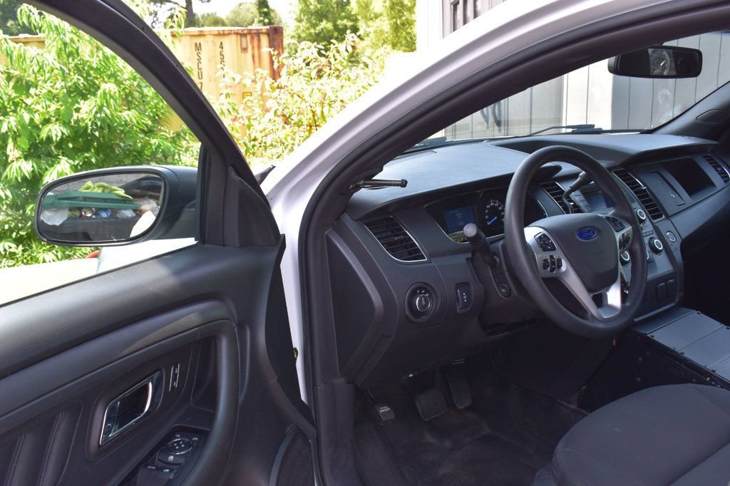 Used 2018 Ford Taurus Police Interceptor AWD image 13