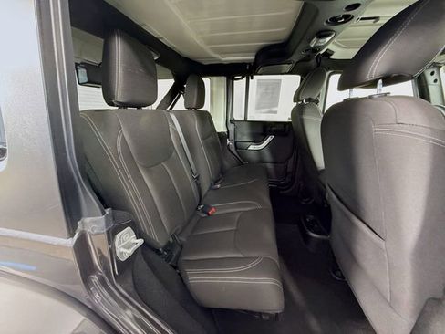 Used 2017 Jeep Wrangler Unlimited Sahara w/ Connectivity Group image 24