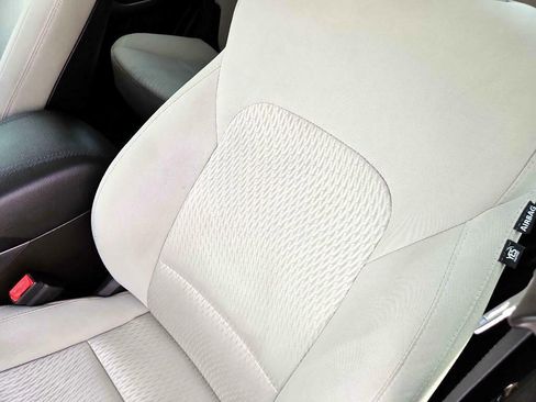 Used 2017 Hyundai Santa Fe Sport image 21