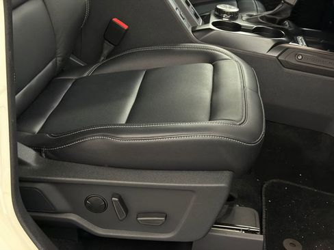 New 2025 Ford Bronco Outer Banks image 12