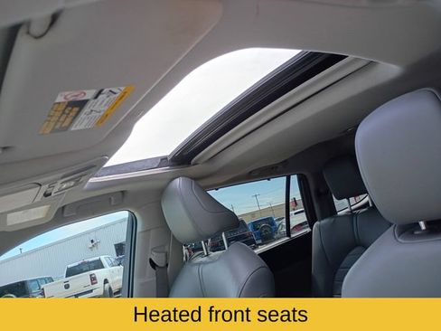 Used 2023 Toyota Highlander XLE AWD/4WD image 19