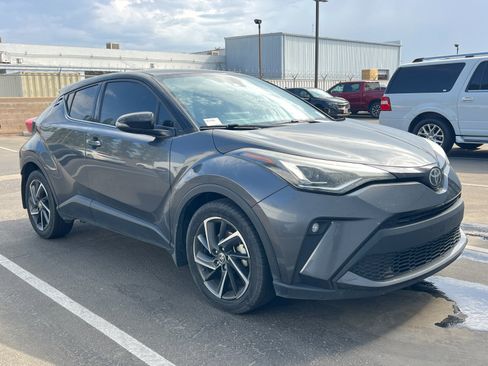 Used 2022 Toyota C-HR Limited FWD image 2