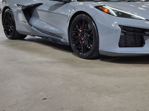 Used 2025 Chevrolet Corvette Z06 image 16