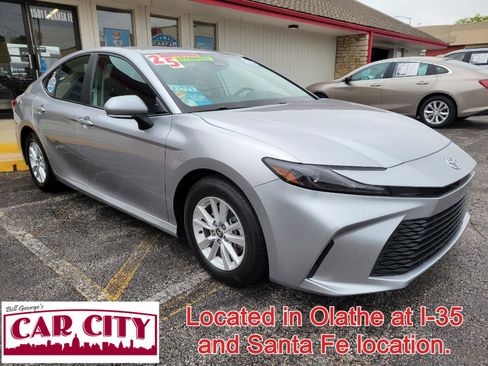 Used 2025 Toyota Camry LE FWD image 1