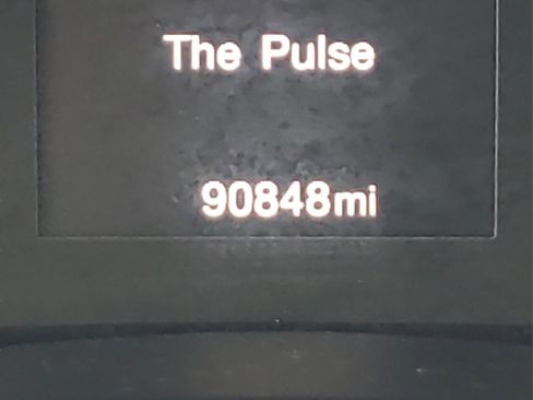 Used 2015 Jeep Renegade Latitude w/ Popular Equipment Group image 21