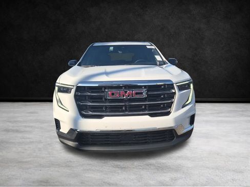 Used 2025 GMC Acadia Elevation image 11