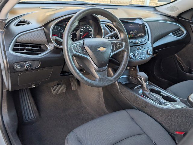 Used 2023 Chevrolet Malibu LT w/ Driver Confidence Package FWD image 5