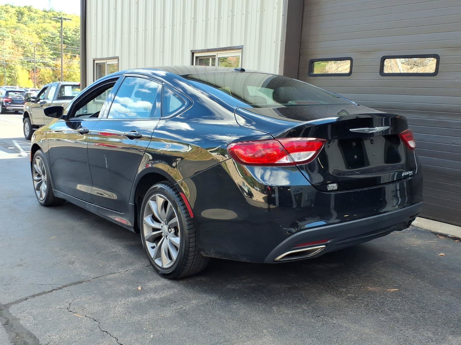 Used 2016 Chrysler 200 S FWD image 3