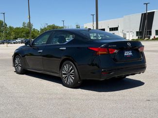 Used 2024 Nissan Altima 2.5 SV FWD video 3