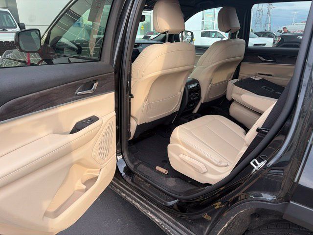 Certified 2024 Jeep Grand Cherokee L Limited w/ MOPAR Finishing Package AWD/4WD image 5