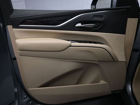 Used 2023 Cadillac Escalade ESV Premium Luxury image 28