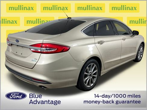 Certified 2017 Ford Fusion SE w/ Fusion SE Technology Package image 4
