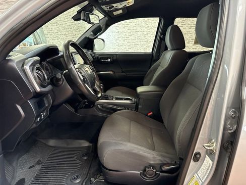 Used 2019 Toyota Tacoma TRD Off-Road AWD/4WD image 24