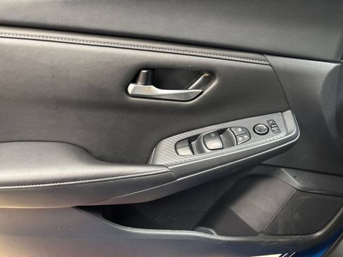 Used 2025 Nissan Sentra SV FWD image 18