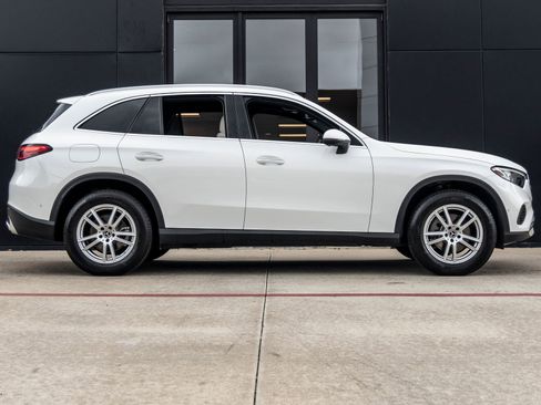 Used 2025 Mercedes-Benz GLC 300 image 10