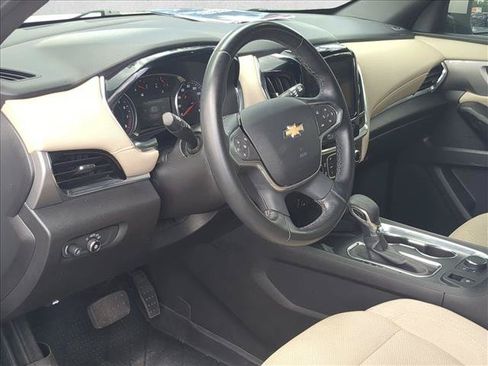 Certified 2023 Chevrolet Traverse LT FWD image 10