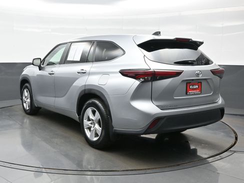 Used 2024 Toyota Highlander Limited AWD/4WD image 4