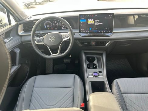 New 2026 Volkswagen Tiguan SE AWD/4WD image 9