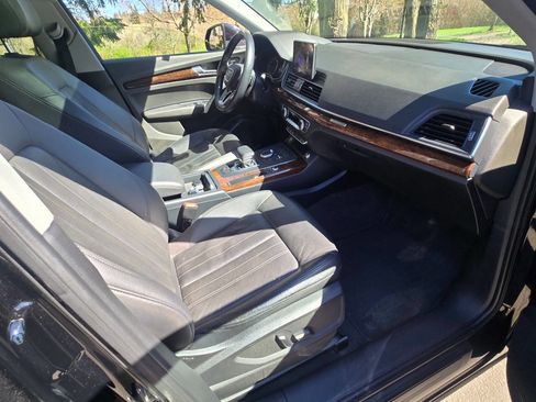 Used 2018 Audi Q5 2.0T Premium w/ Convenience Package image 2