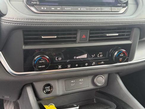 Used 2026 Nissan Rogue SV FWD image 24