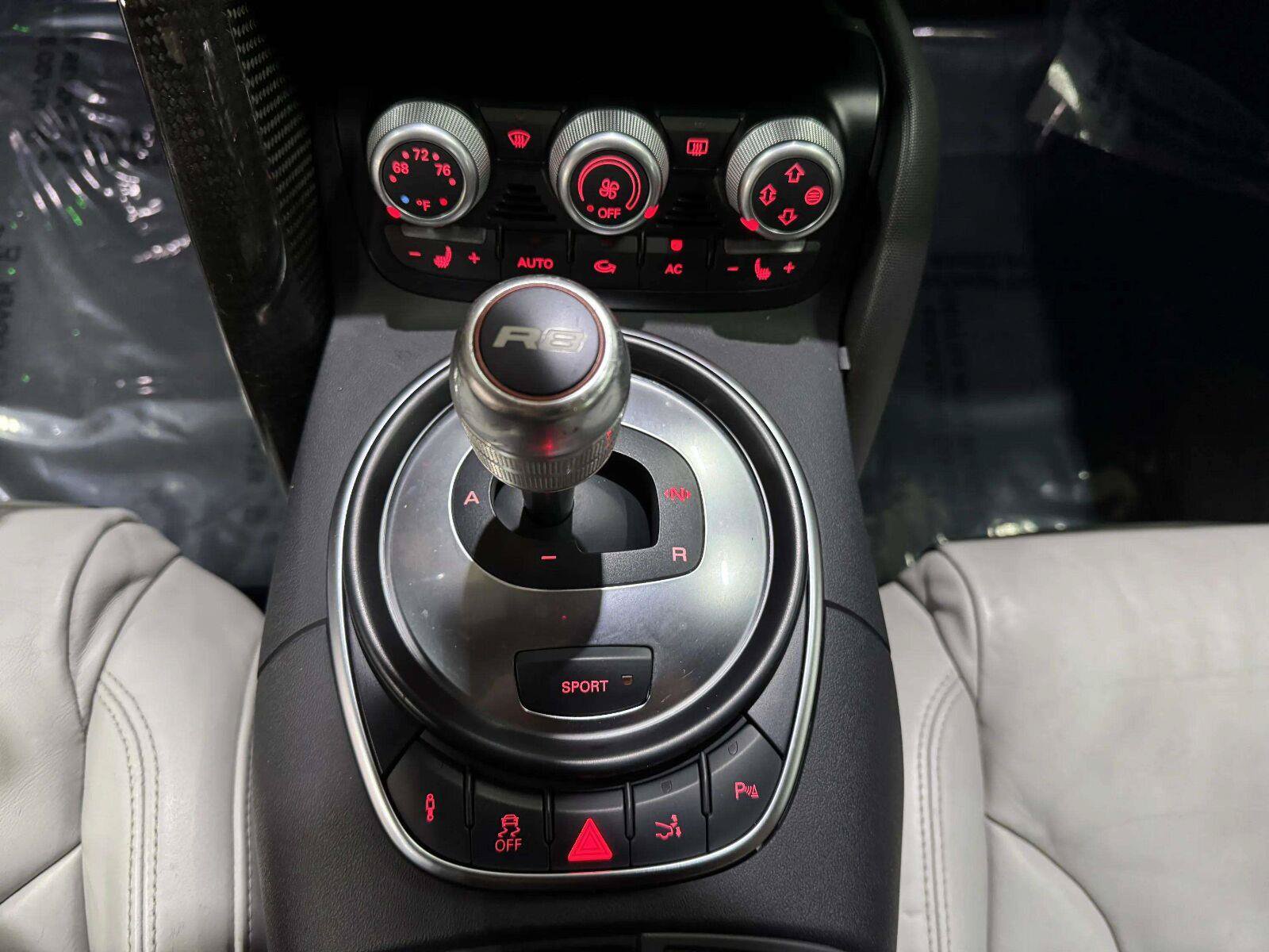 Used 2011 Audi R8 V10 AWD/4WD image 24