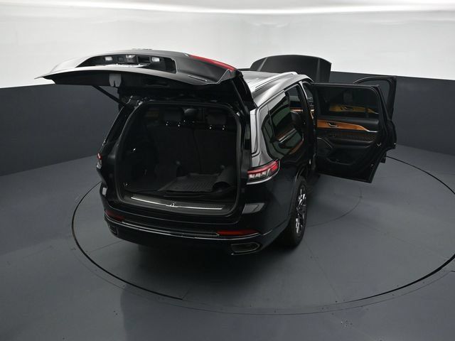Used 2023 Jeep Grand Cherokee L Summit AWD/4WD image 29