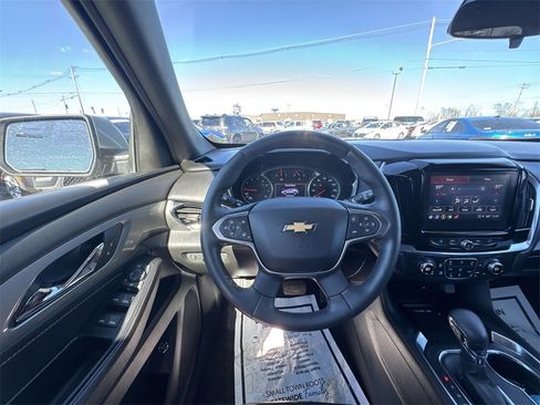 Used 2023 Chevrolet Traverse LT image 14