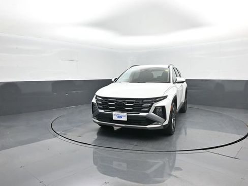 Used 2025 Hyundai Tucson SEL FWD image 3