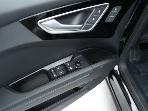 Used 2023 Audi Q4 e-tron Premium Plus w/ Premium Plus RWD image 9