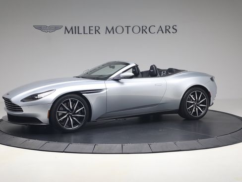 Used 2019 Aston Martin DB11 Volante RWD image 2