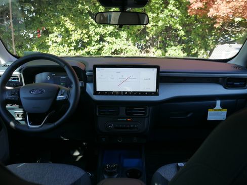 New 2025 Ford Maverick XLT w/ XLT Luxury Package image 8