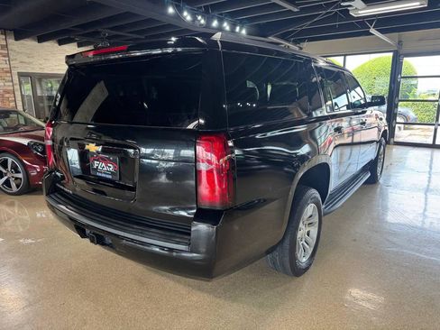 Used 2019 Chevrolet Suburban LT RWD image 7
