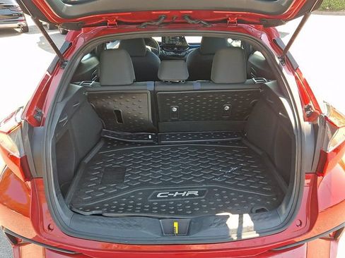 Used 2022 Toyota C-HR XLE FWD image 31