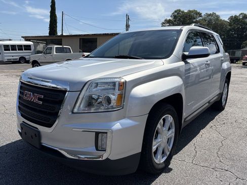 Used 2017 GMC Terrain SLE w/ Technology Package image 1