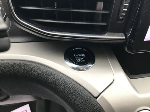 Used 2023 Ford Explorer XLT image 8